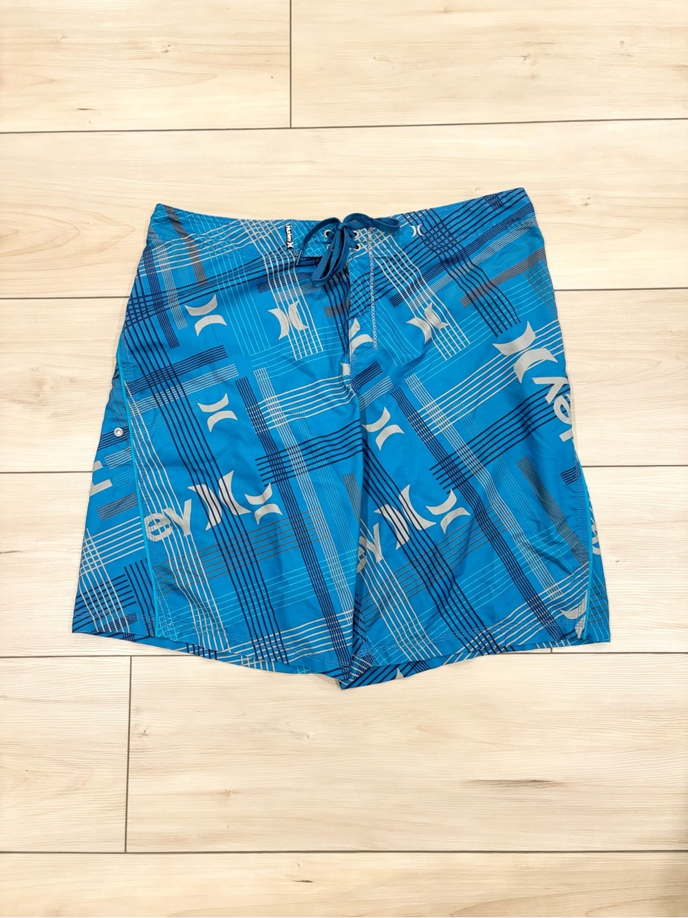 Hurley Vintage Y2K AOP grunge Surfwear Mens Blue Plaid Graphic Swim Board Shorts